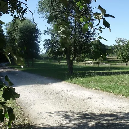 Δωμάτια σε οικογενειακή κατοικία Aux Blanches Pierres