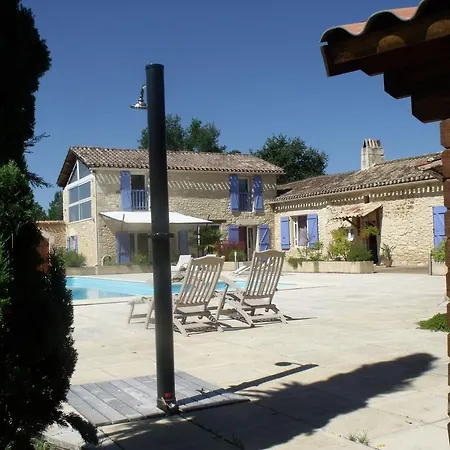 Aux Blanches Pierres Homestay *