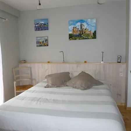 Δωμάτια σε οικογενειακή κατοικία Aux Blanches Pierres