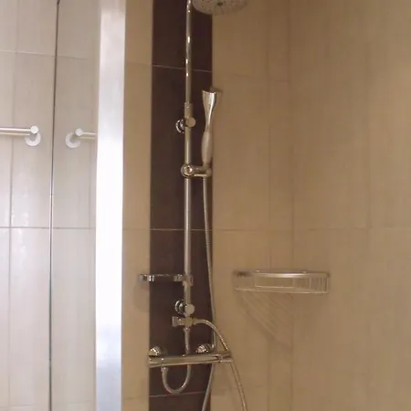 Δωμάτια σε οικογενειακή κατοικία Aux Blanches Pierres *